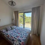 Vila House Mostir *