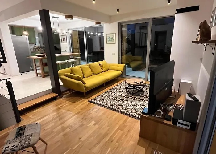 House Mostir * Углян