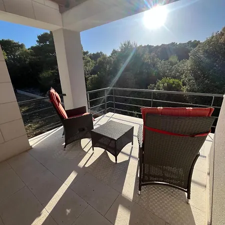 House Mostir 빌라 *