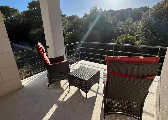 House Mostir Villa *